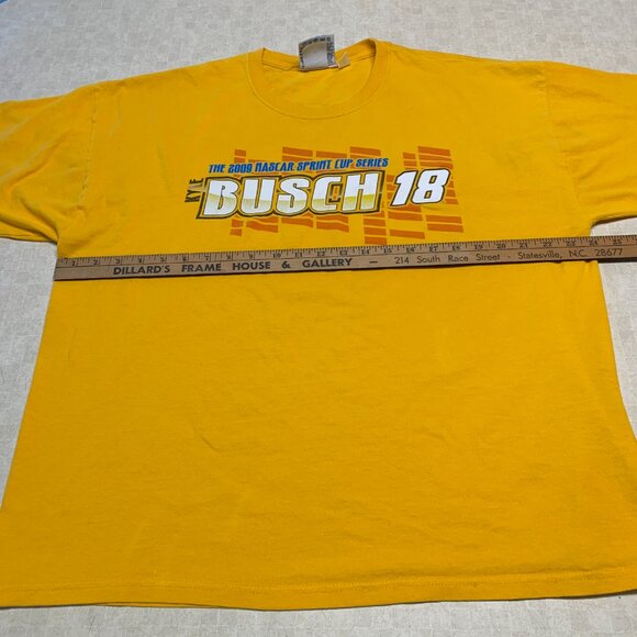 Kyle Busch Shirt Men's Winners Circle #18 NASCAR 2009 T- Shirt 2XL - Picture 11 of 13